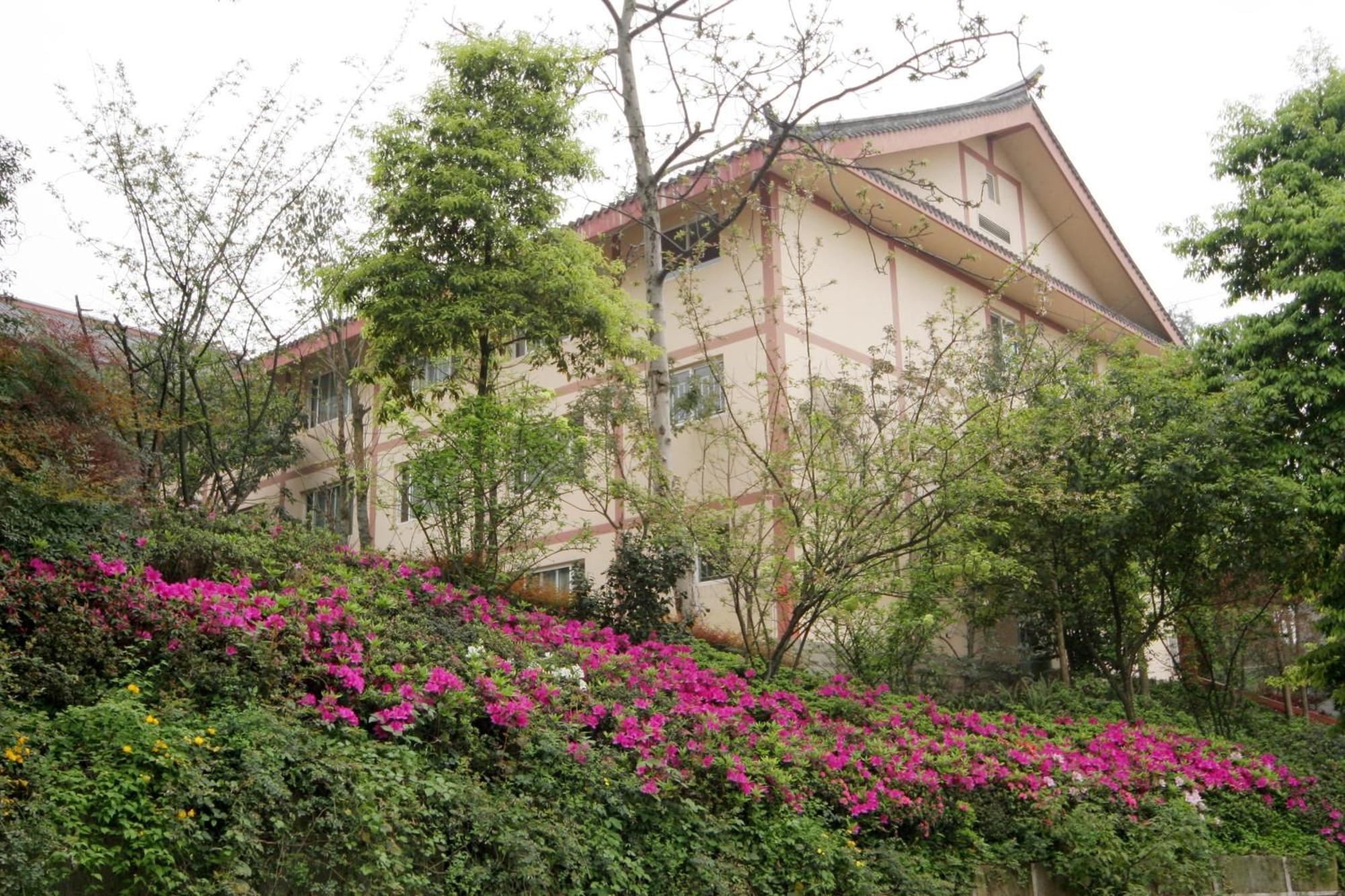 E-Mei Mountain Hotel Emeishan Exterior photo